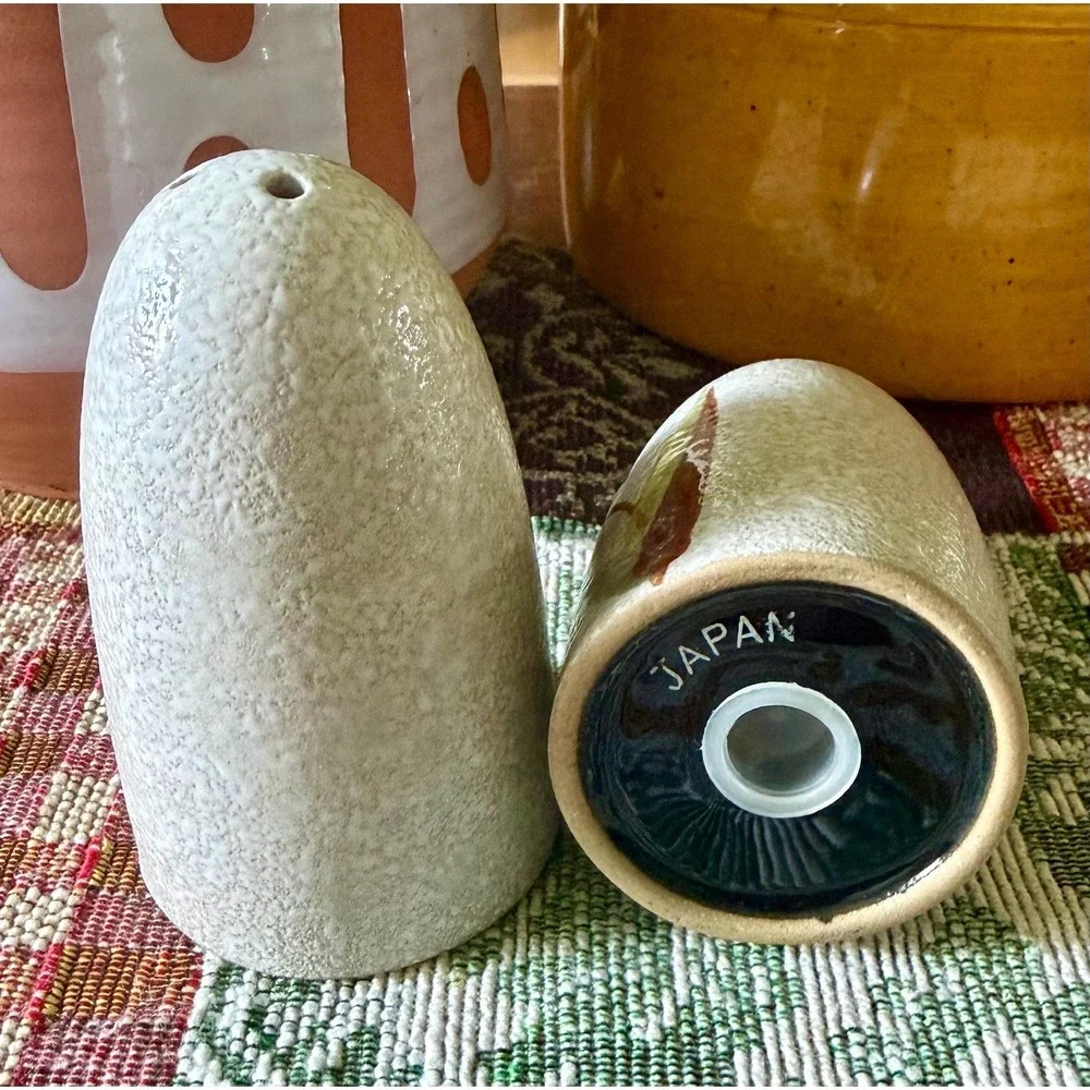 Vintage Japanese Stoneware Salt & Pepper Shakers Textured Abstract Floral Japan